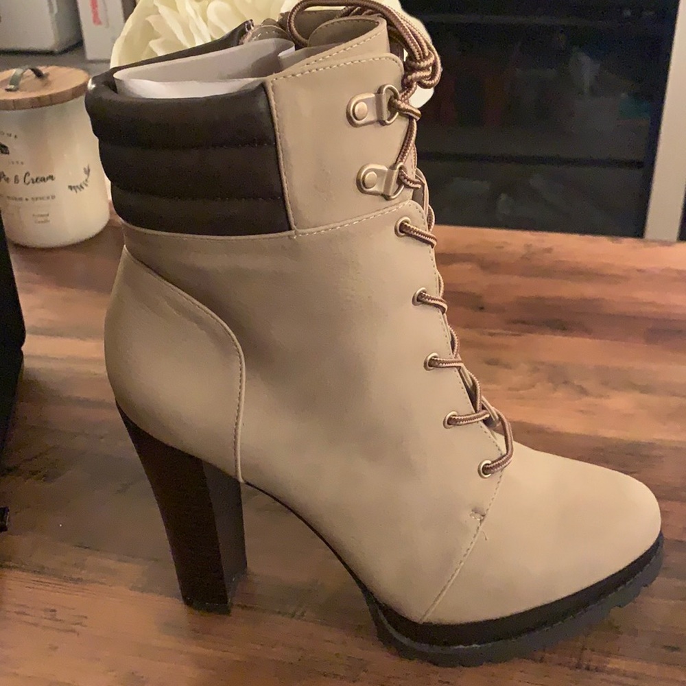 Jennifer Lopez Heeled Boots